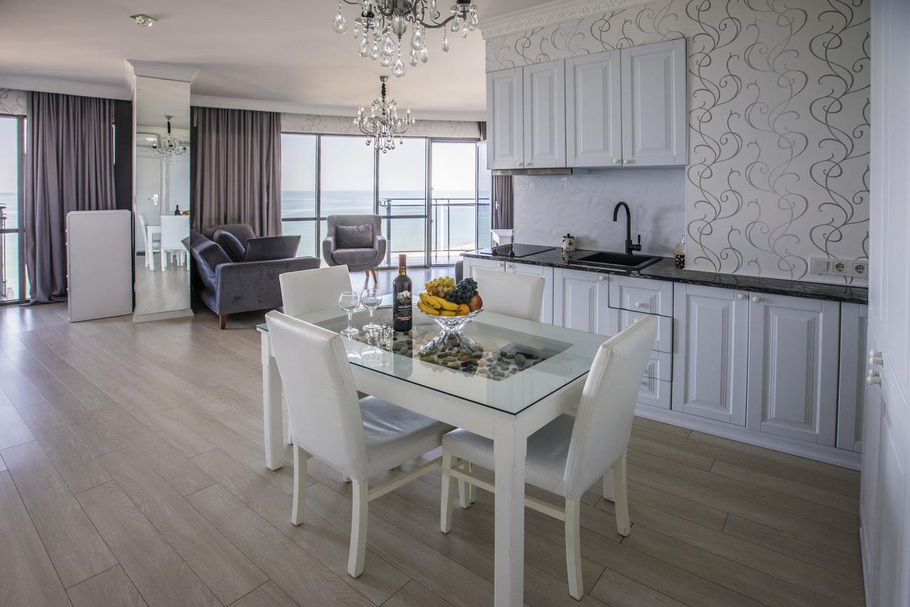 Tina'S Apartments With Panoramic Sea View Батуми Экстерьер фото