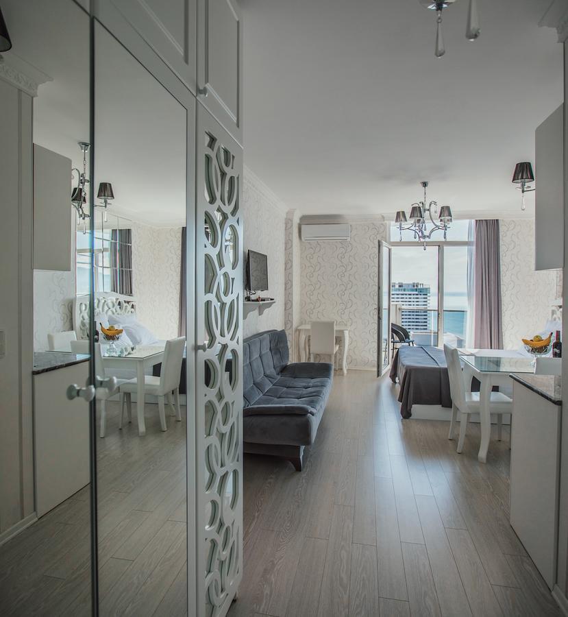 Tina'S Apartments With Panoramic Sea View Батуми Экстерьер фото