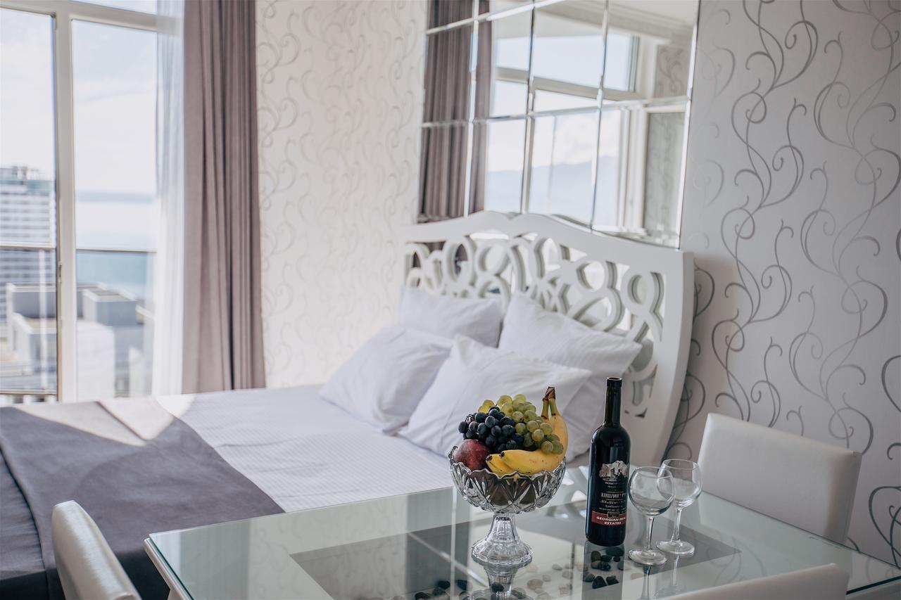 Tina'S Apartments With Panoramic Sea View Батуми Экстерьер фото
