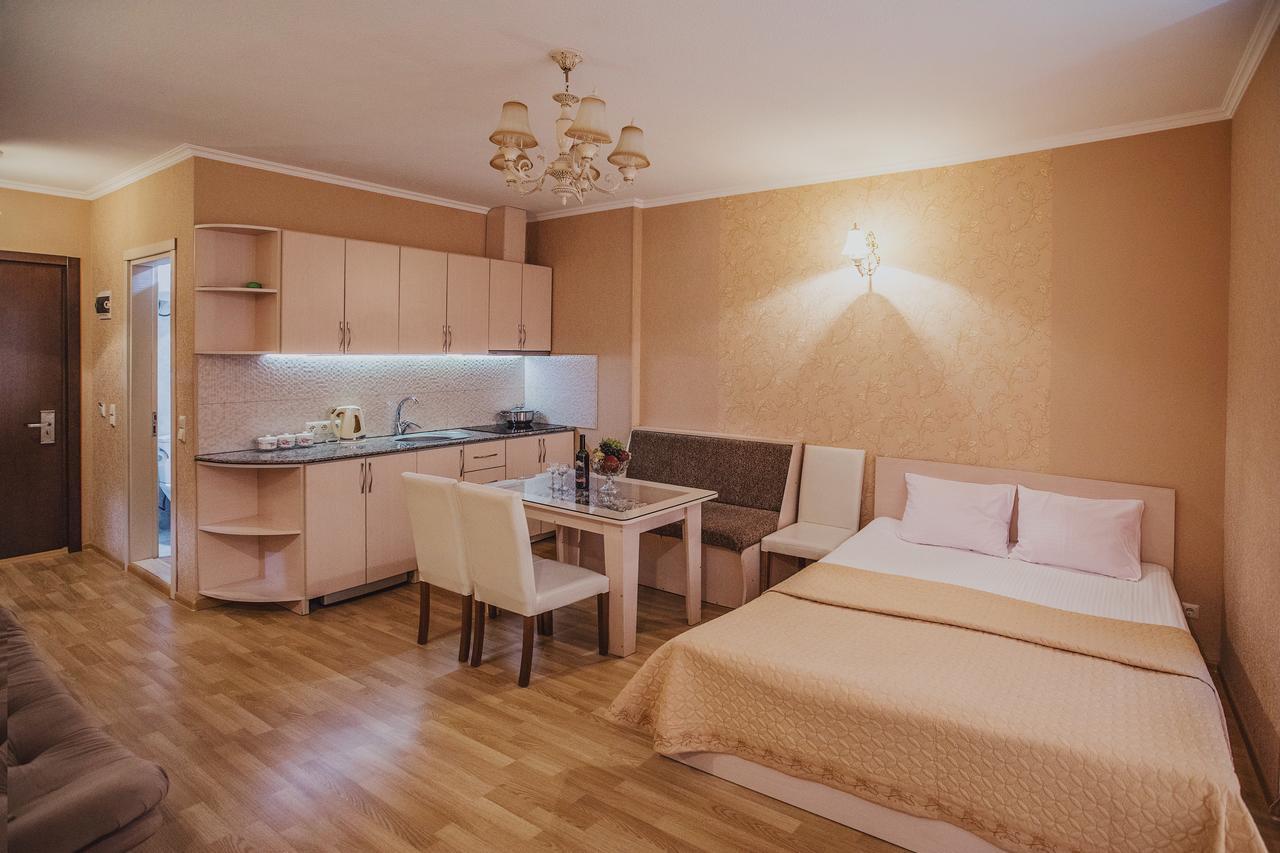 Tina'S Apartments With Panoramic Sea View Батуми Экстерьер фото
